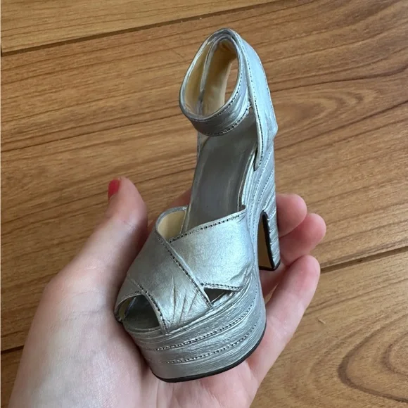 Vintage Just The Right Shoe Collection: Platforms - Picture 9 of 10